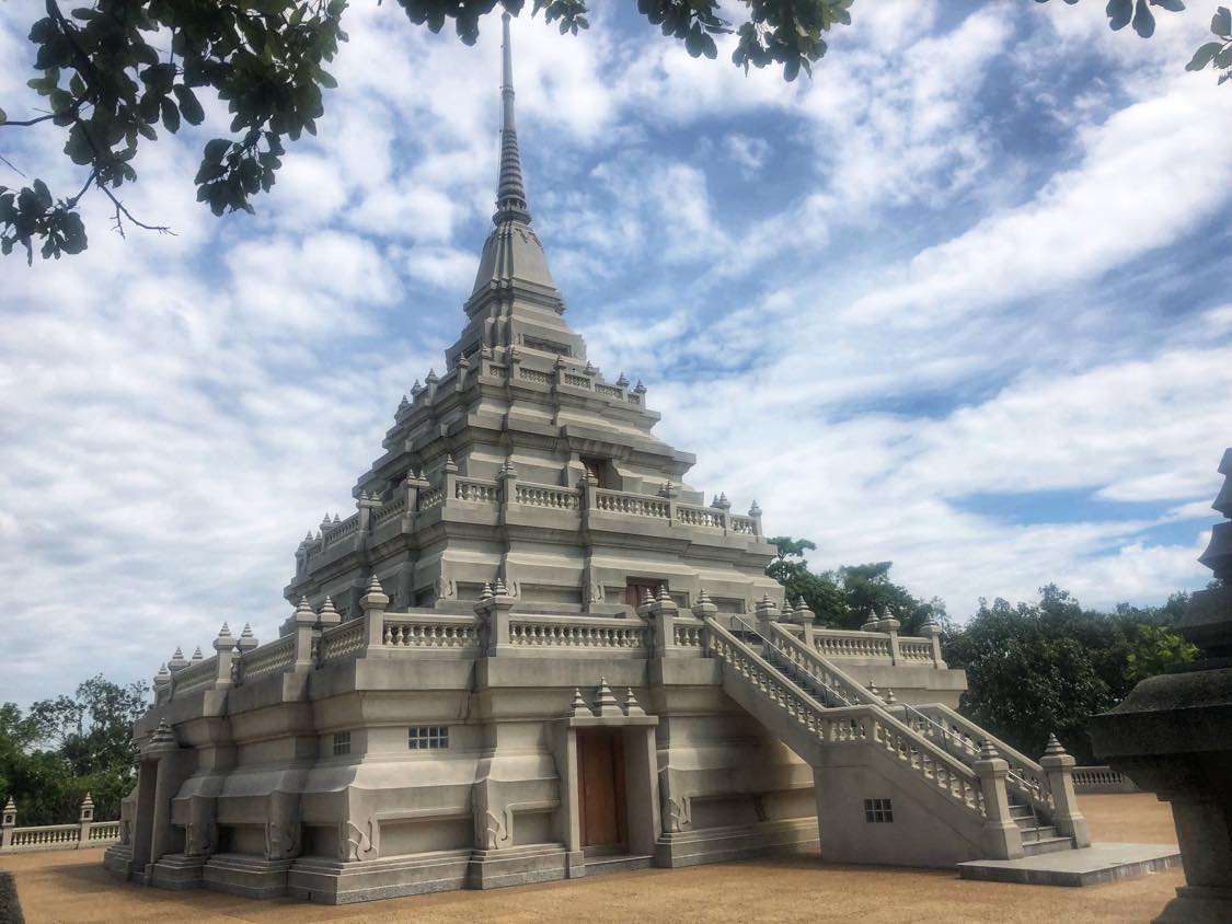 Wat Doi Dhammachedi Temple Retreat