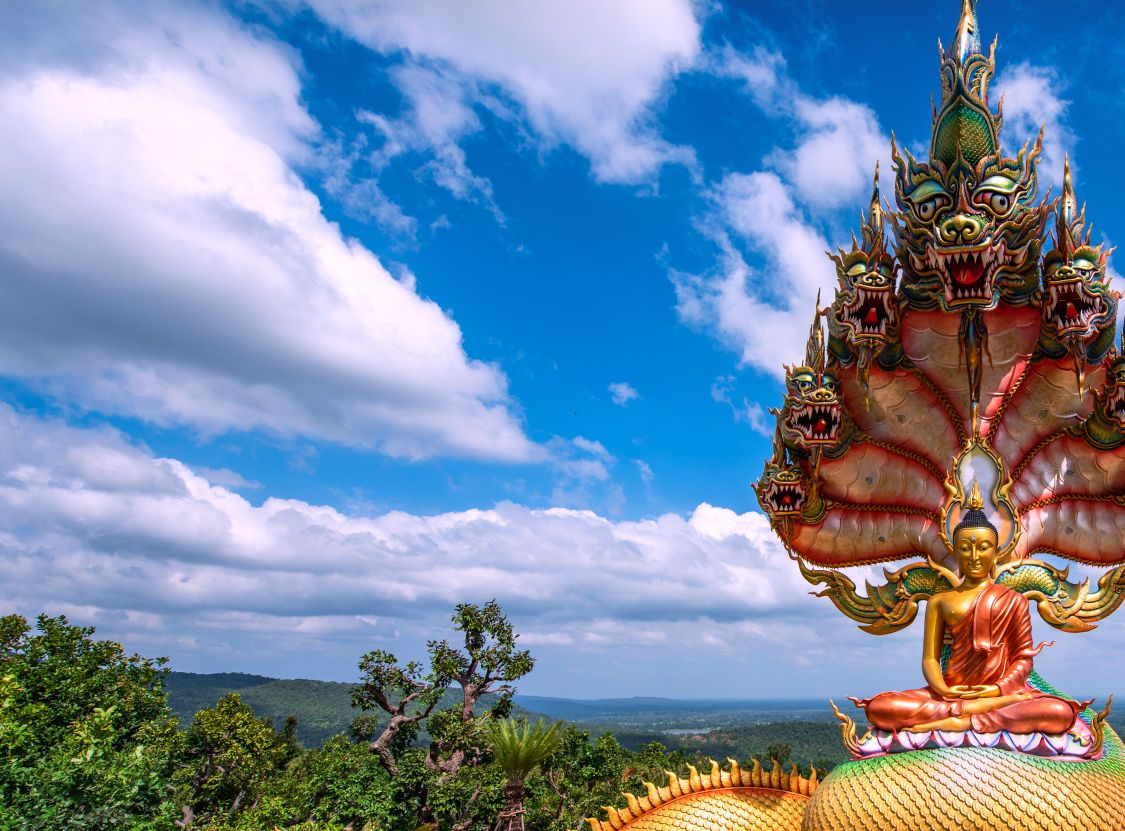 Wat Tham Pha Daen Temple Retreat