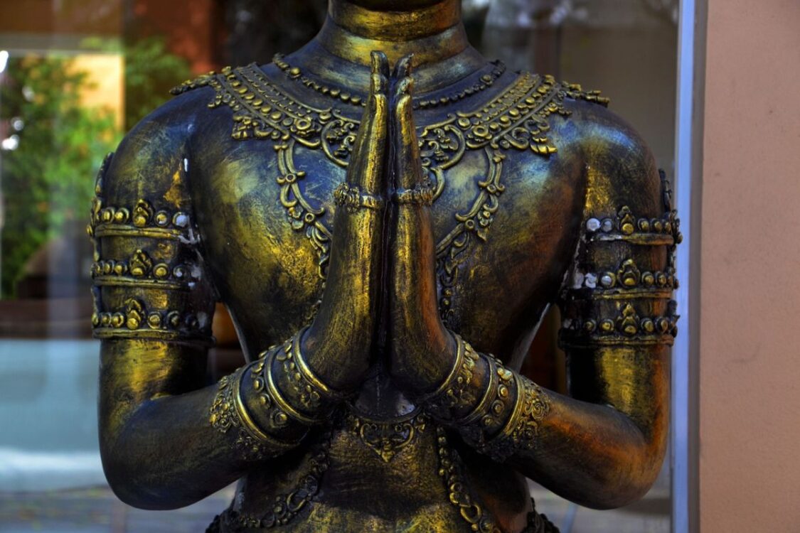 Thailand Wai Sculpture