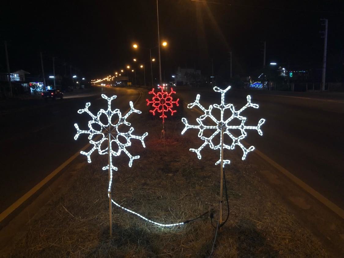 Ban Tha Rae Christmas Lights Before the Star Procession Parade