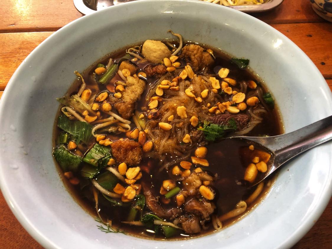 Khaep Moo Yai Thai Beef Noodle Soup Rahn Kuaitiao