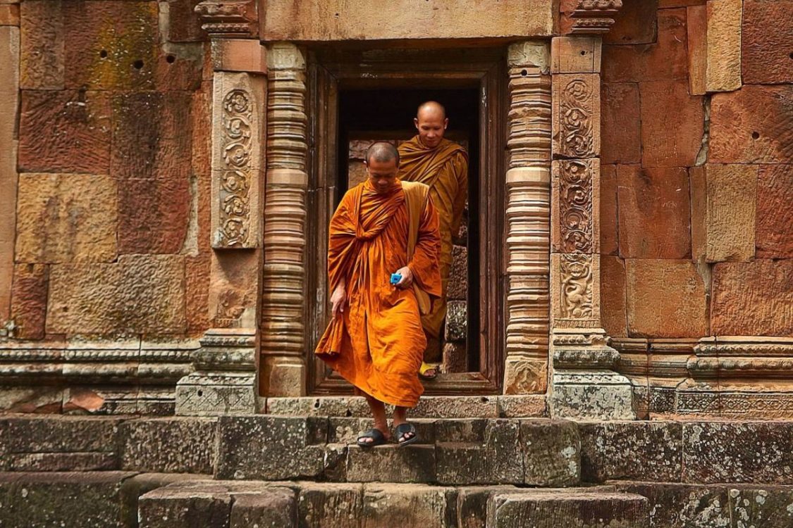 Thai Monks Daily Activities