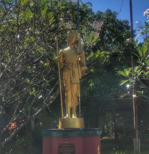 Buddha Statue at Wat Kham Thao Don Mu