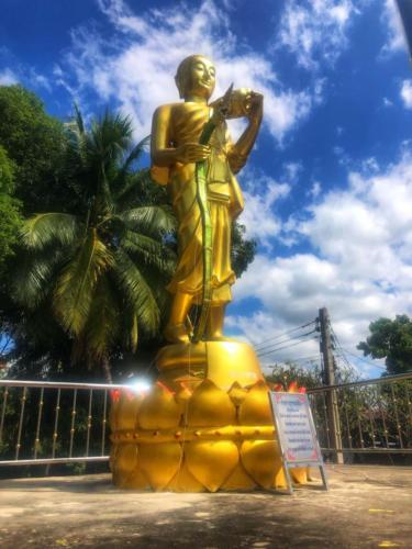 Buddha Statue at Wat Muang Kham 