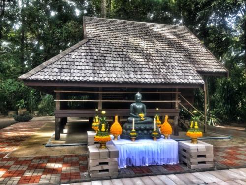 Sakon Nakhon Kuti Architecture