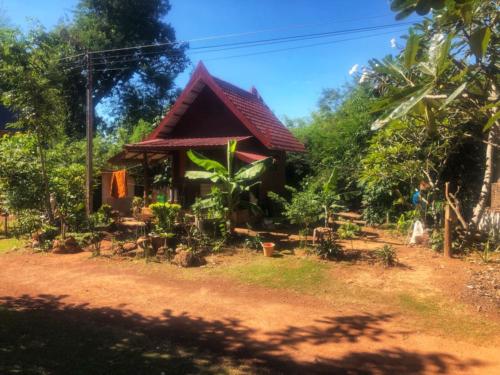 Sakon Nakhon Kuti Architecture