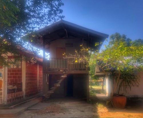 Kuti Lodging at Wat Ban Dong Phatthana