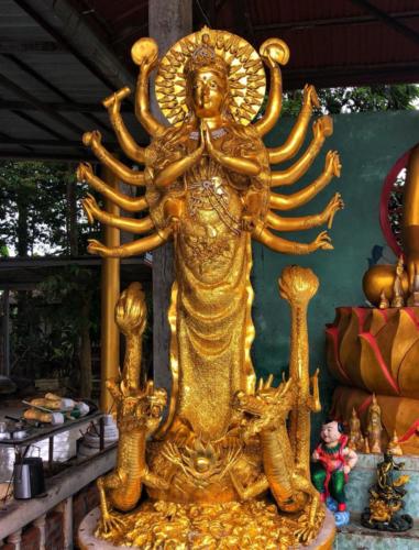 Wat Chaeng Saeng Arun in Phanna Nikhom
