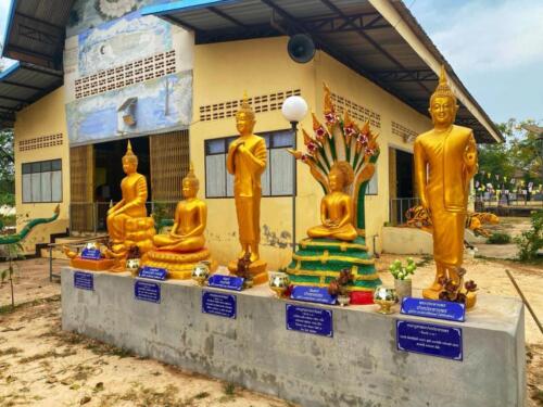 Wat Phra That Dum - วัดพระธาตุดุม