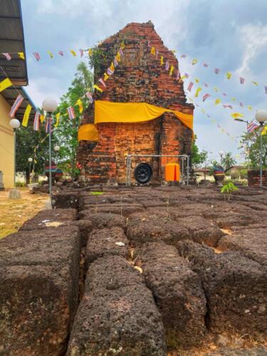 Wat Phra That Dum - วัดพระธาตุดุม