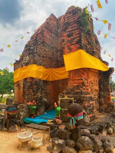 Wat Phra That Dum - วัดพระธาตุดุม
