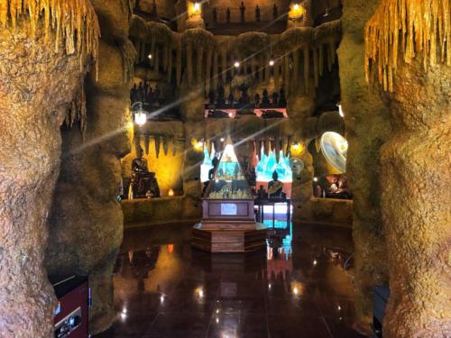 Wat Phu Tok, Cave Pagoda