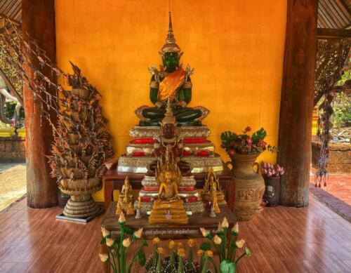 Wat Sawang Hua Na Kham - Kalasin Temples