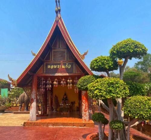 Wat Sawang Hua Na Kham - Kalasin Temples