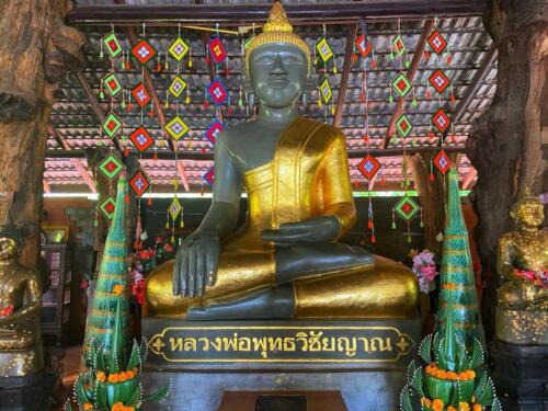 Wat Sawang Hua Na Kham - Kalasin Temples