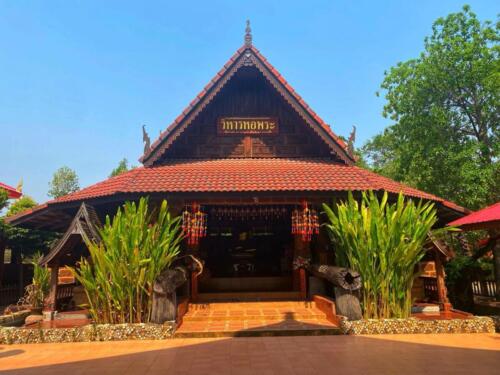 Wat Sawang Hua Na Kham - Kalasin Temples