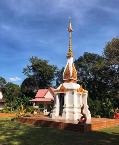 วัดสว่างเต็กสมบูรณ์ - Sakon Nakhon