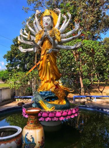 วัดสว่างเต็กสมบูรณ์ - Sakon Nakhon