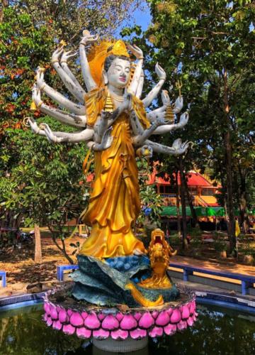 วัดสว่างเต็กสมบูรณ์ - Sakon Nakhon