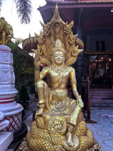 Wat Tai Phra Chao Yai Ong Tue