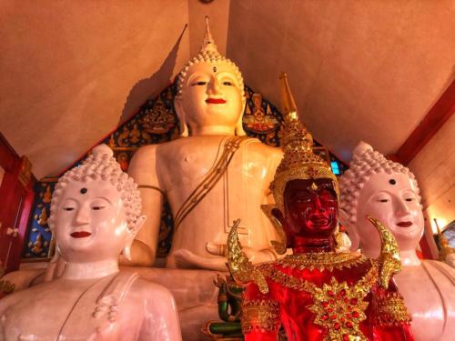 Wat Tai Phra Chao Yai Ong Tue