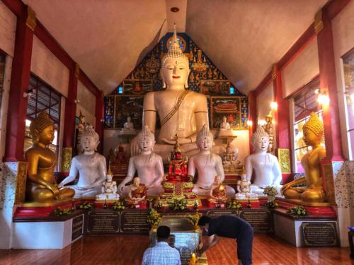 Wat Tai Phra Chao Yai Ong Tue