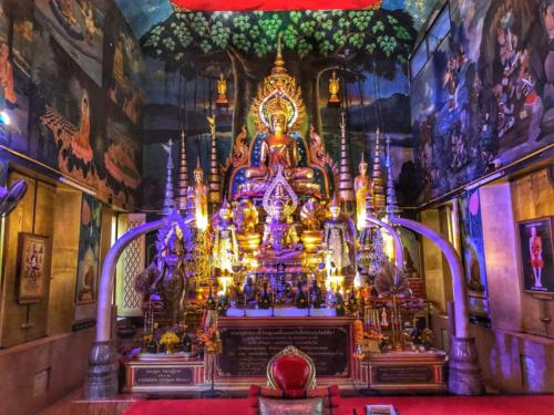 Wat Tai Phra Chao Yai Ong Tue