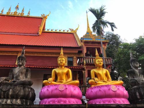 Wat Tai Phra Chao Yai Ong Tue