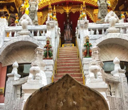 Wat Tai Phra Chao Yai Ong Tue