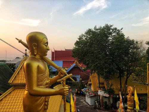 Wat Tai Phra Chao Yai Ong Tue