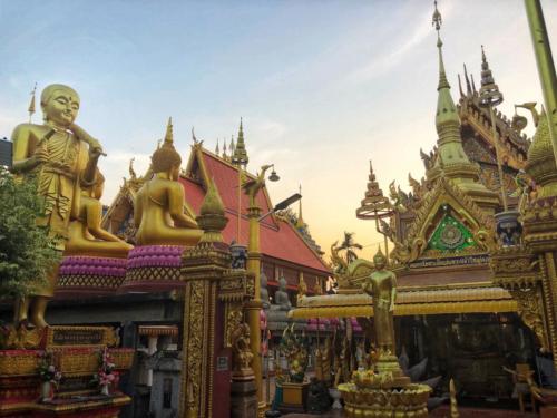 Wat Tai Phra Chao Yai Ong Tue