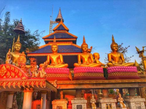 Wat Tai Phra Chao Yai Ong Tue 