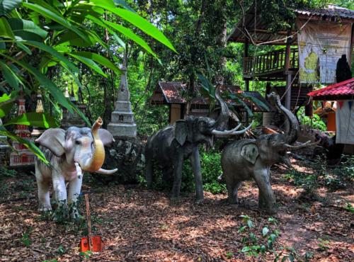 Wat Tham Chao Phu Kha - Sakon Nakhon