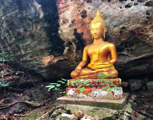 Wat Tham Chao Phu Kha - Sakon Nakhon