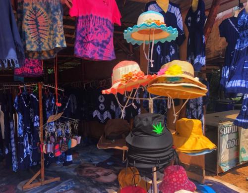 Wat Tham Pha Daen Hats