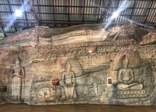 Wat Tham Pha Daen Life of Buddha