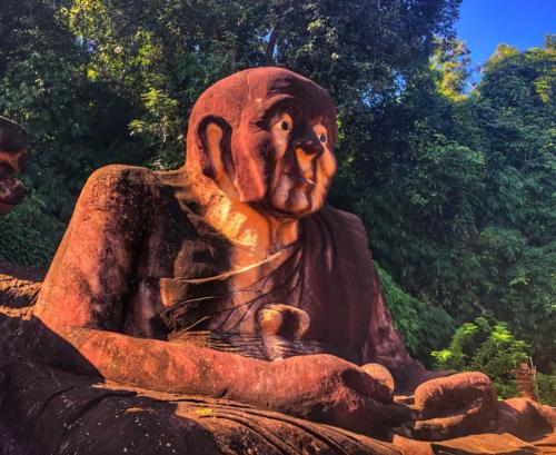Wat Tham Pha Daen Luang Pu Tuat